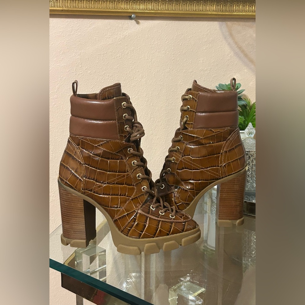 New Michael Kors Ridley Crocodile-Embossed Heeled Boots Size 7